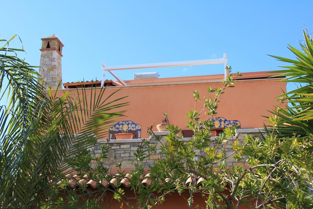Villa Salvatore Сан-Леоне Номер фото