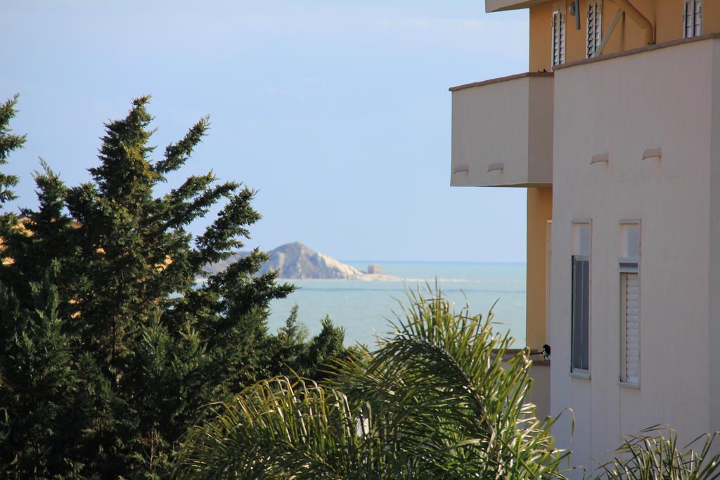 Villa Salvatore Сан-Леоне Номер фото